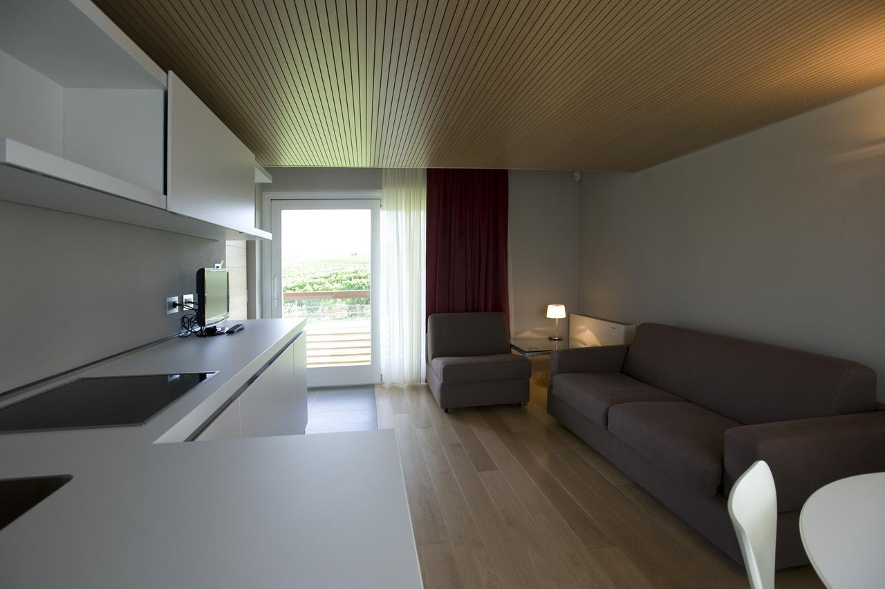 Casa Nelle Vigne Apartment Castiglione Tinella Bagian luar foto